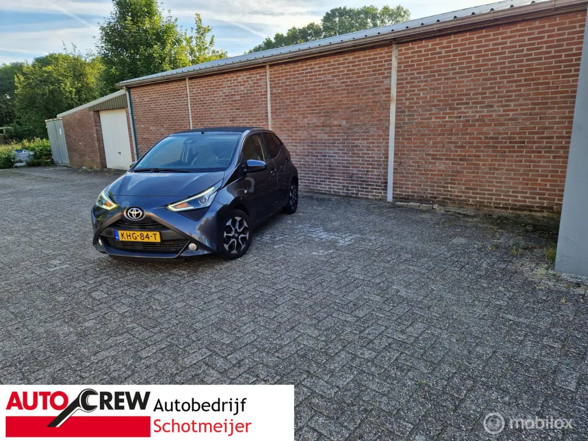 1.0 VVT-i X-clusiv voorzien van vouwdak