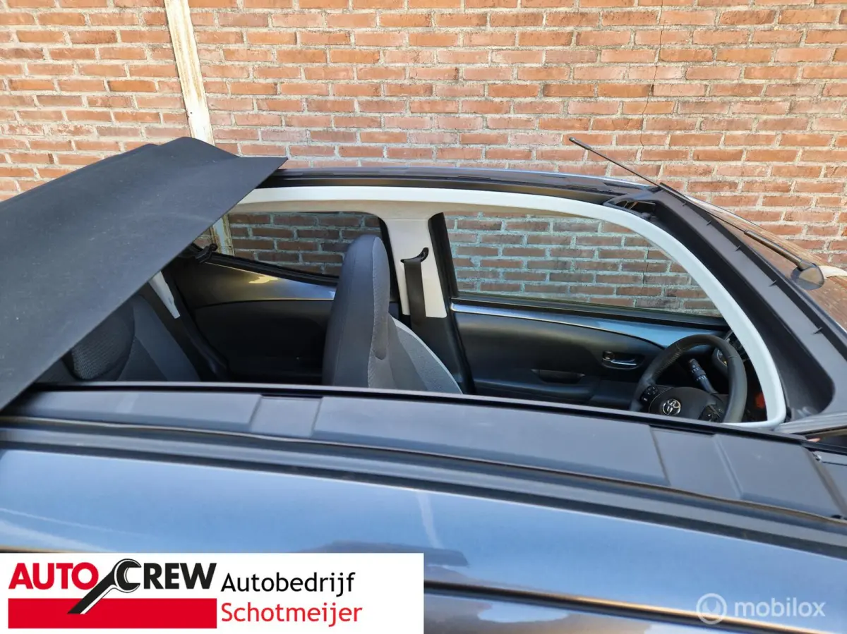 1.0 VVT-i X-clusiv voorzien van vouwdak