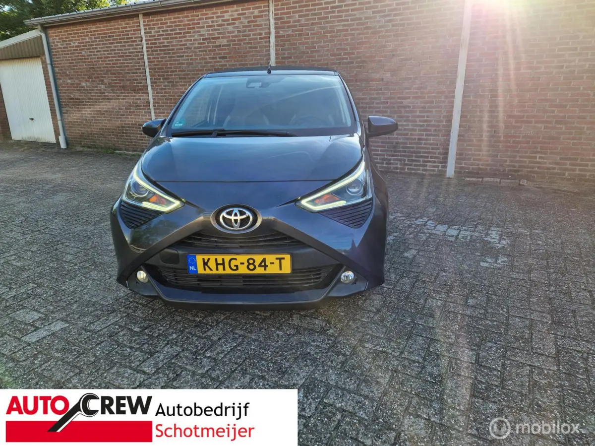 1.0 VVT-i X-clusiv voorzien van vouwdak