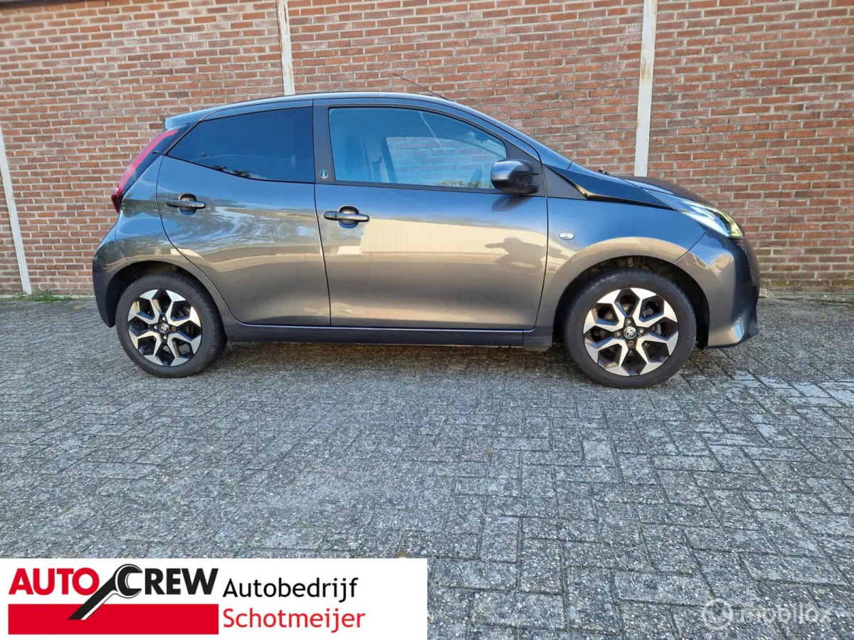 1.0 VVT-i X-clusiv voorzien van vouwdak