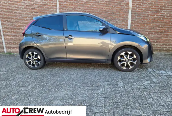 1.0 VVT-i X-clusiv voorzien van vouwdak