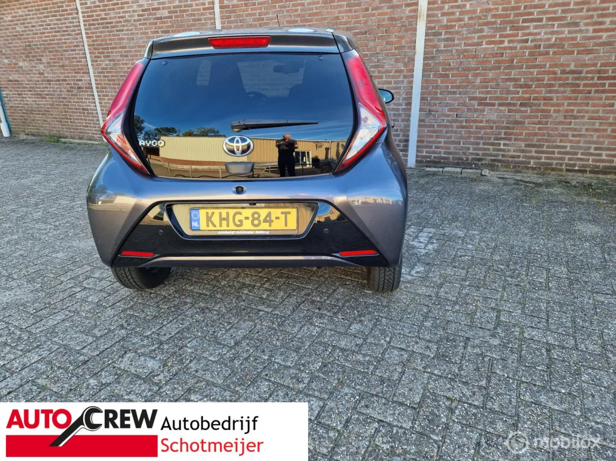 1.0 VVT-i X-clusiv voorzien van vouwdak