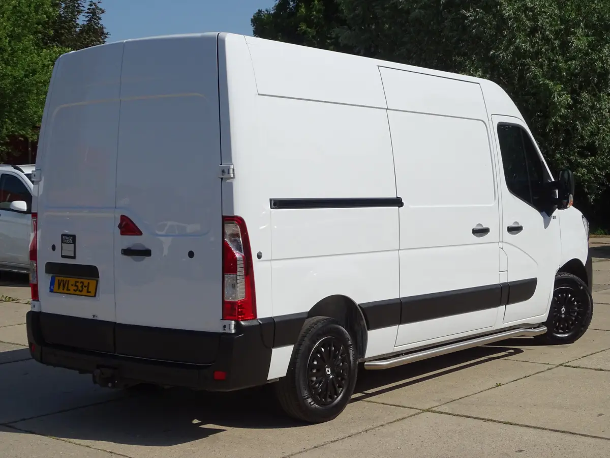 T35 2.3 dCi 150 L2H2 Energy