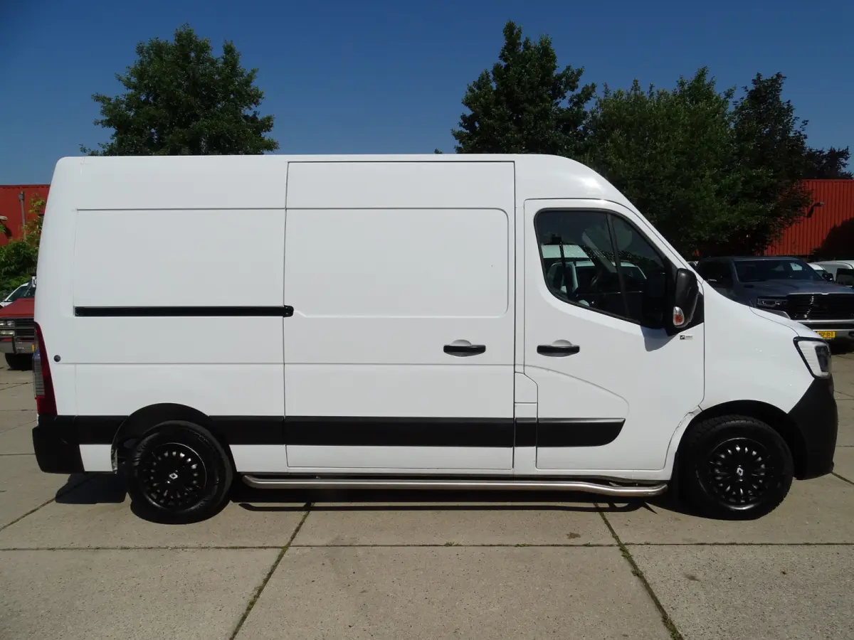 T35 2.3 dCi 150 L2H2 Energy