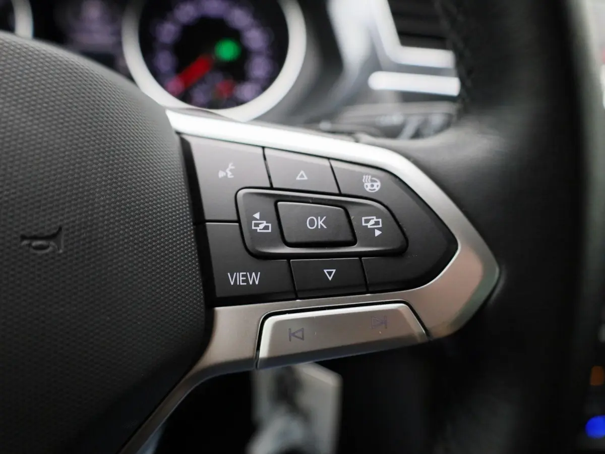 1.5 TSI Life | Automaat | LMV | Climate control | Camera | Stoel/Stuur verwarming | Navigatie | Bluetooth | Adaptive cruise | Parkeer sensoren | Apple carplay | Virtual cockpit | Trekhaak
