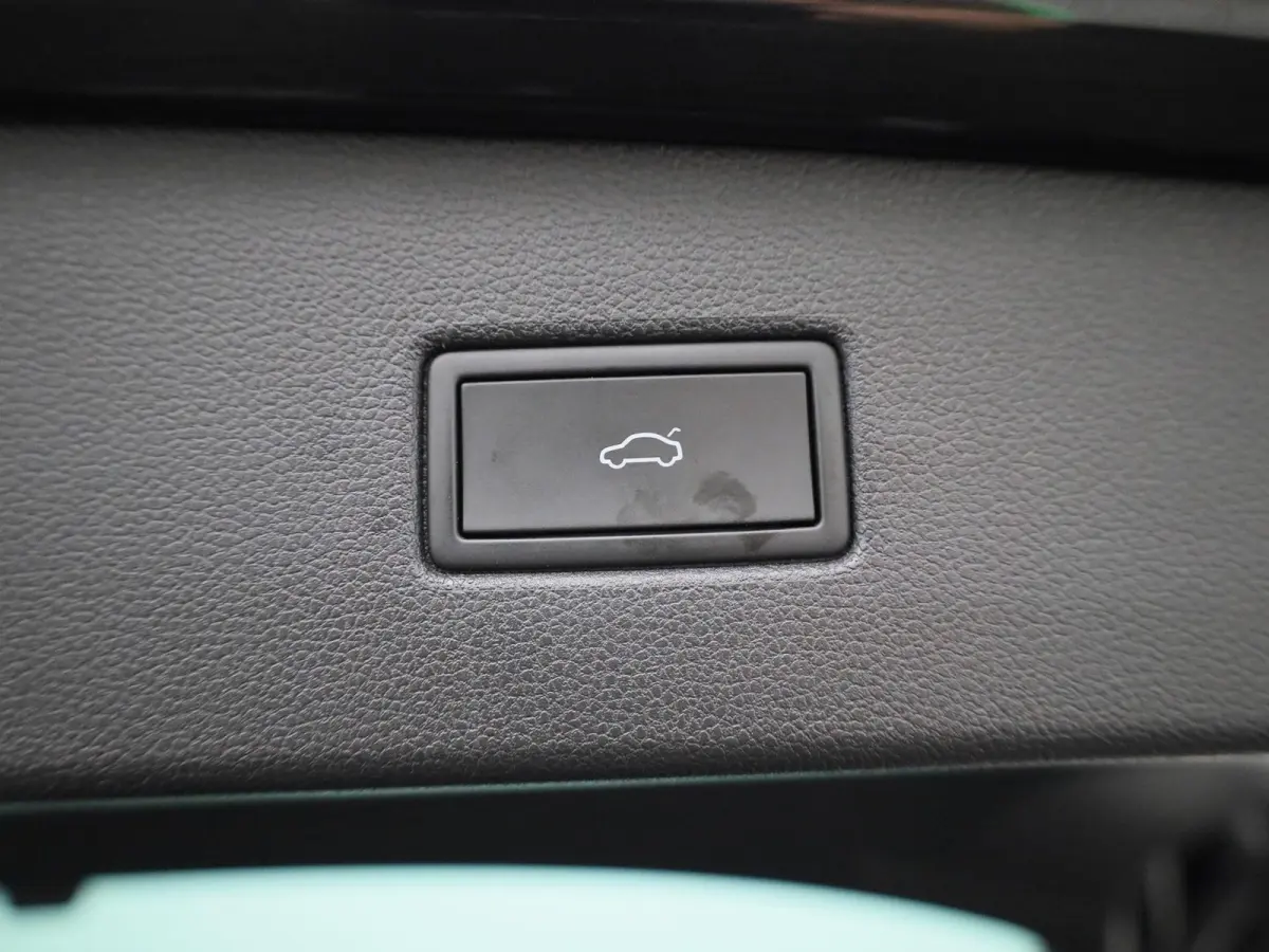 1.5 TSI Life | Automaat | LMV | Climate control | Camera | Stoel/Stuur verwarming | Navigatie | Bluetooth | Adaptive cruise | Parkeer sensoren | Apple carplay | Virtual cockpit | Trekhaak