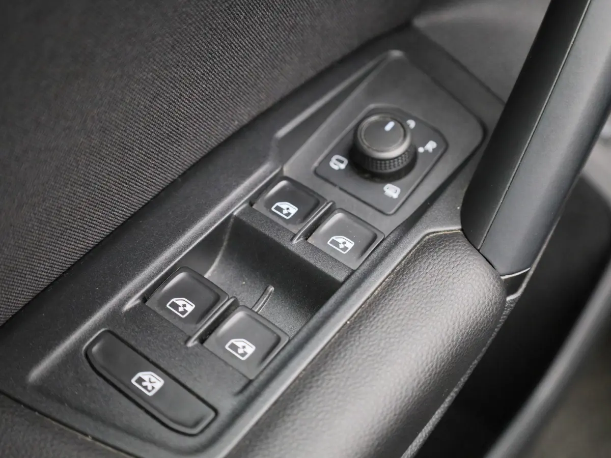 1.5 TSI Life | Automaat | LMV | Climate control | Camera | Stoel/Stuur verwarming | Navigatie | Bluetooth | Adaptive cruise | Parkeer sensoren | Apple carplay | Virtual cockpit | Trekhaak