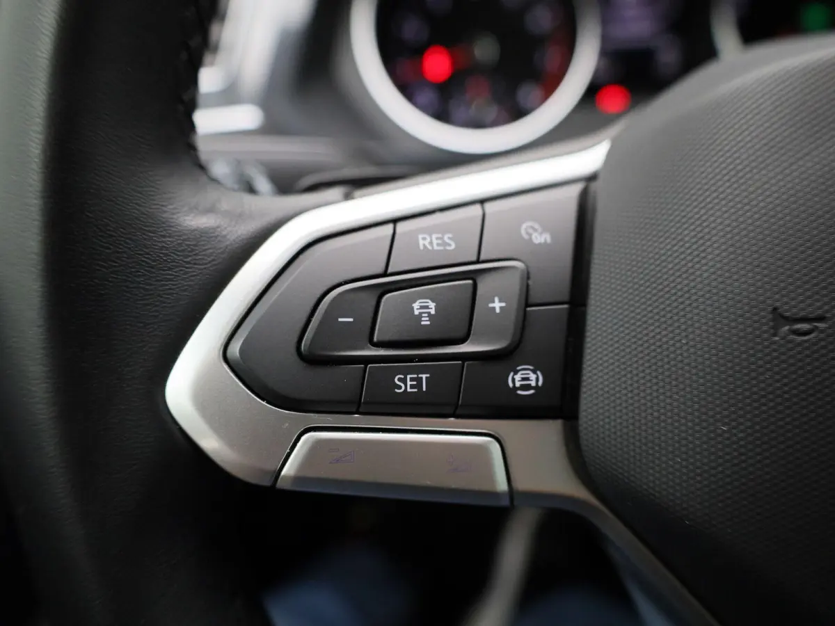 1.5 TSI Life | Automaat | LMV | Climate control | Camera | Stoel/Stuur verwarming | Navigatie | Bluetooth | Adaptive cruise | Parkeer sensoren | Apple carplay | Virtual cockpit | Trekhaak