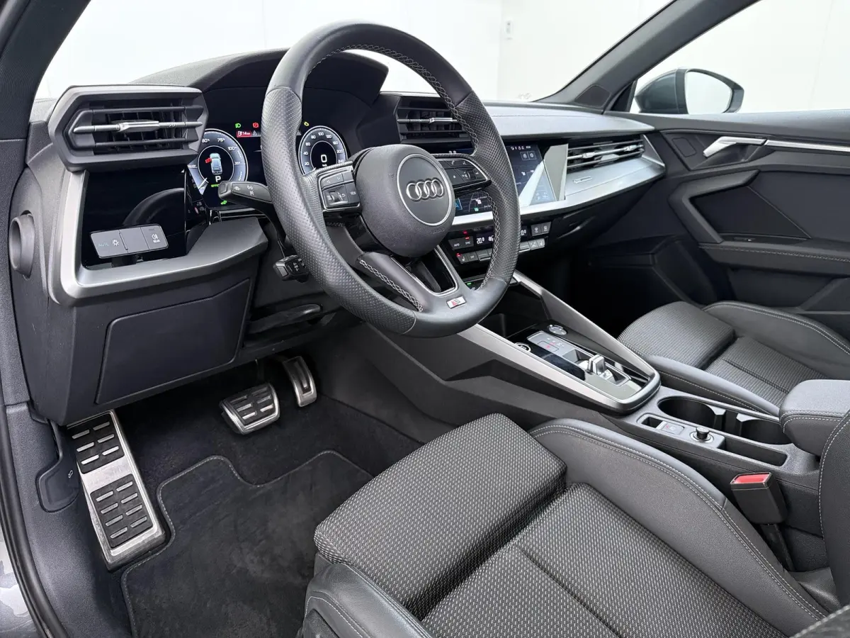 45 TFSI e S edition Competition VAN: 34.900,- VOOR: 30.877,- UW HERFSTVOORDEEL: 4.023,- 245 PK PHEV |  3x S LINE | PANORAMADAK | KEYLESS GO & START | BLACK OPTIC PAKKET | STOELVERWARMING | A