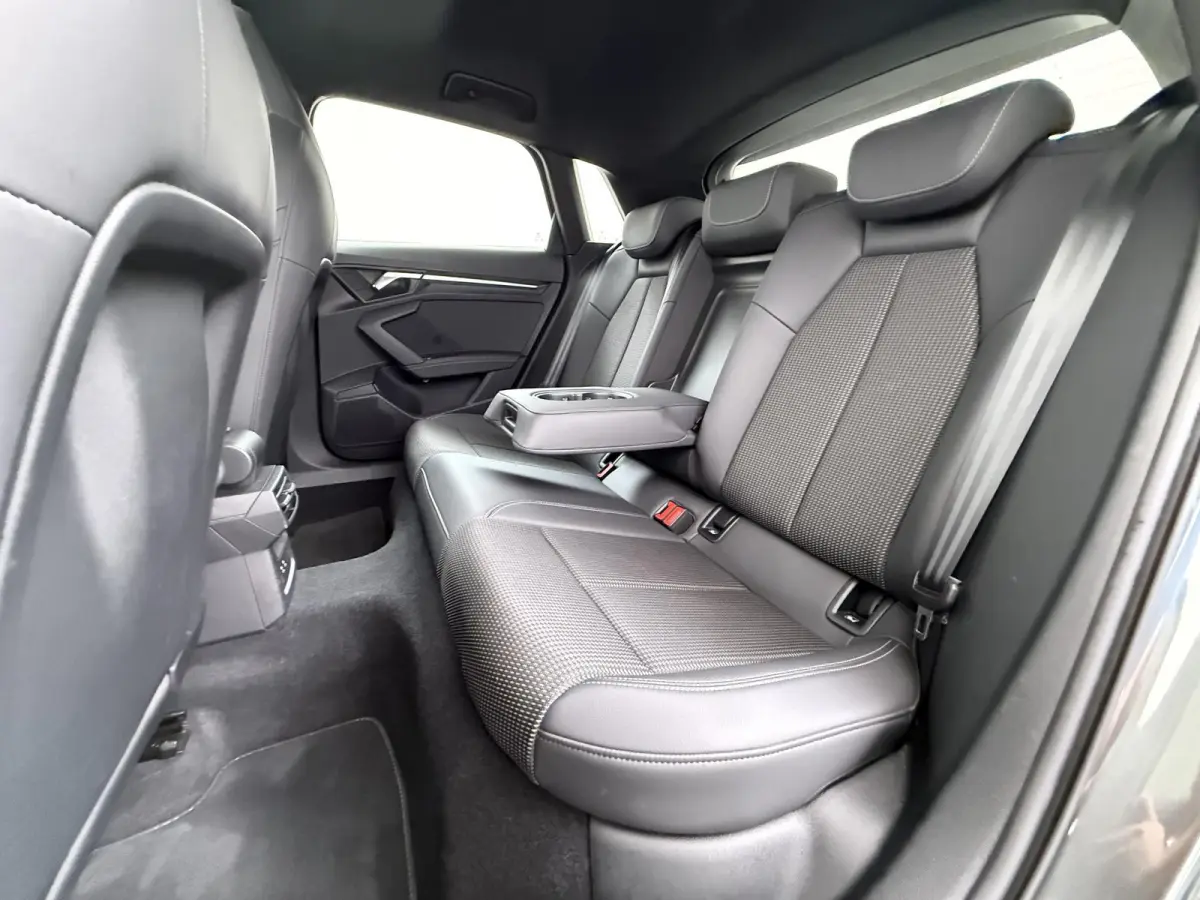 45 TFSI e S edition Competition VAN: 34.900,- VOOR: 30.877,- UW HERFSTVOORDEEL: 4.023,- 245 PK PHEV |  3x S LINE | PANORAMADAK | KEYLESS GO & START | BLACK OPTIC PAKKET | STOELVERWARMING | A
