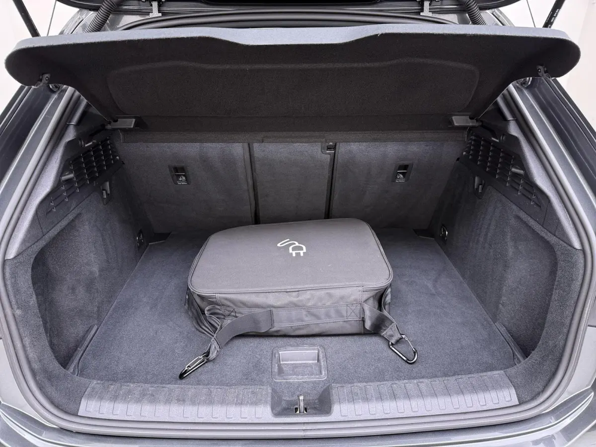 45 TFSI e S edition Competition VAN: 34.900,- VOOR: 30.877,- UW HERFSTVOORDEEL: 4.023,- 245 PK PHEV |  3x S LINE | PANORAMADAK | KEYLESS GO & START | BLACK OPTIC PAKKET | STOELVERWARMING | A