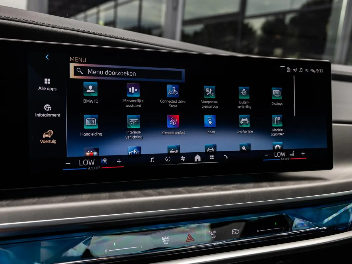 xDrive60 106 kWh | SOH 93 % | M-SPORT | SKYLOUNGE PANORAMADAK | 21 INCH | AUTOMATIC DOORS | SOFTCLOSE | BOWERS & WILKINS | INTEGRAL ACTIVE STEERING | DRIVING ASSIST PLUS | STOELMASSAGE V+A |