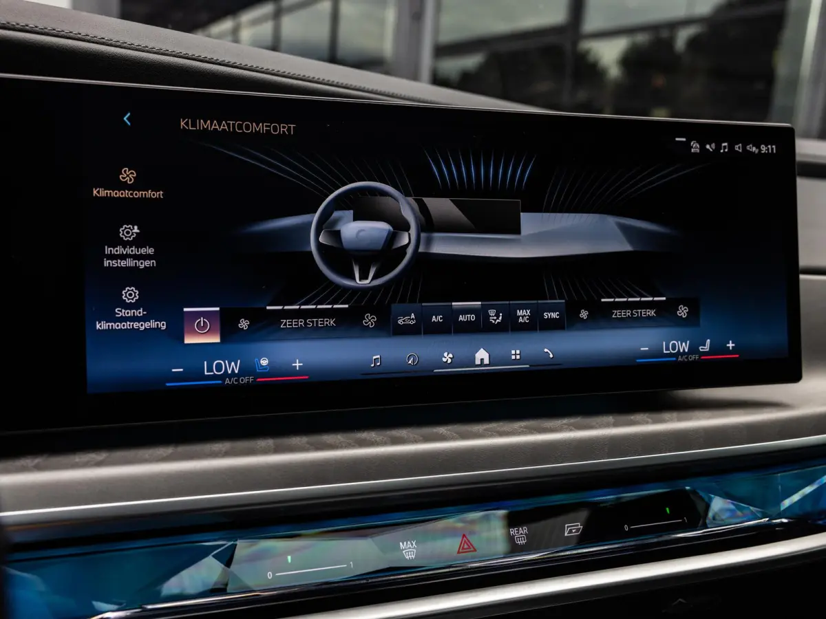 xDrive60 106 kWh | SOH 93 % | M-SPORT | SKYLOUNGE PANORAMADAK | 21 INCH | AUTOMATIC DOORS | SOFTCLOSE | BOWERS & WILKINS | INTEGRAL ACTIVE STEERING | DRIVING ASSIST PLUS | STOELMASSAGE V+A |