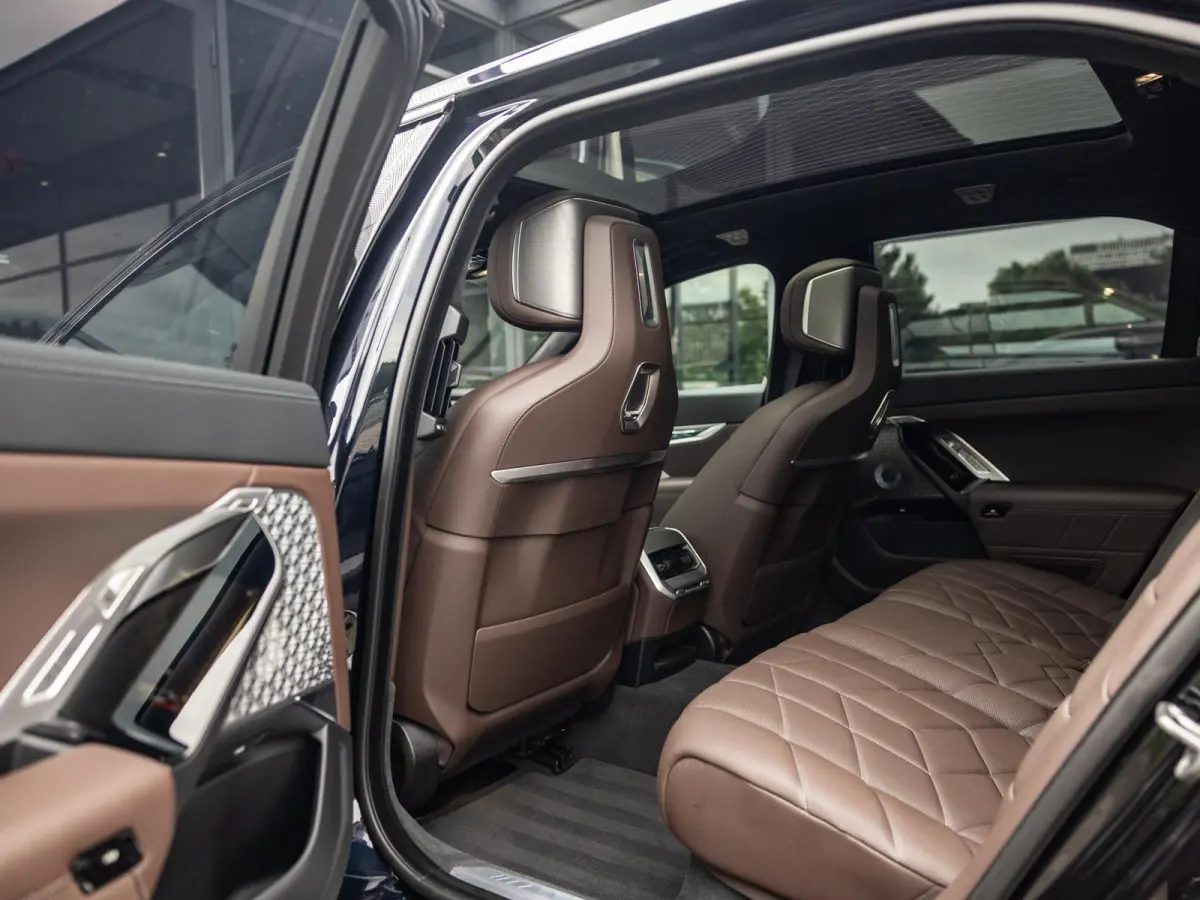 xDrive60 106 kWh | SOH 93 % | M-SPORT | SKYLOUNGE PANORAMADAK | 21 INCH | AUTOMATIC DOORS | SOFTCLOSE | BOWERS & WILKINS | INTEGRAL ACTIVE STEERING | DRIVING ASSIST PLUS | STOELMASSAGE V+A |