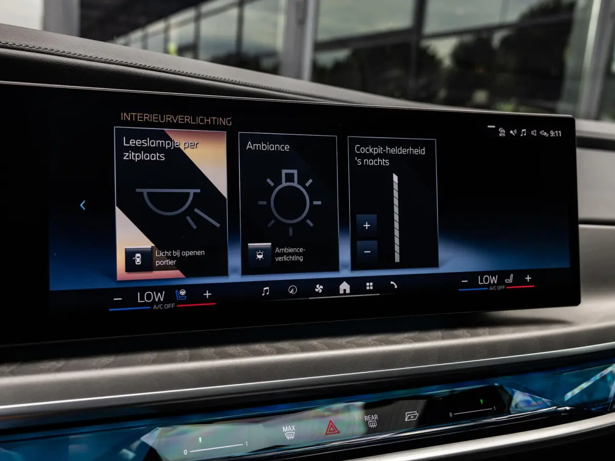 xDrive60 106 kWh | SOH 93 % | M-SPORT | SKYLOUNGE PANORAMADAK | 21 INCH | AUTOMATIC DOORS | SOFTCLOSE | BOWERS & WILKINS | INTEGRAL ACTIVE STEERING | DRIVING ASSIST PLUS | STOELMASSAGE V+A |