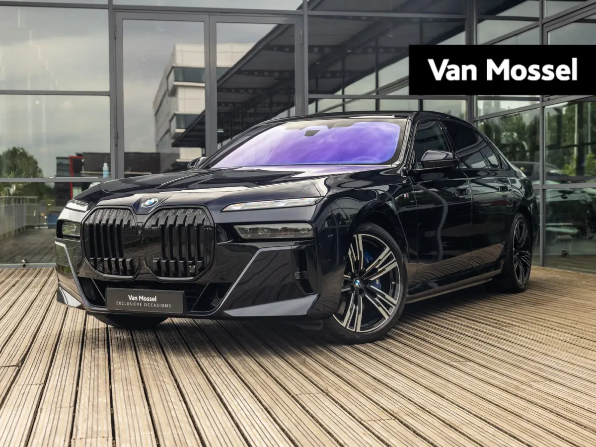 xDrive60 106 kWh | SOH 93 % | M-SPORT | SKYLOUNGE PANORAMADAK | 21 INCH | AUTOMATIC DOORS | SOFTCLOSE | BOWERS & WILKINS | INTEGRAL ACTIVE STEERING | DRIVING ASSIST PLUS | STOELMASSAGE V+A |