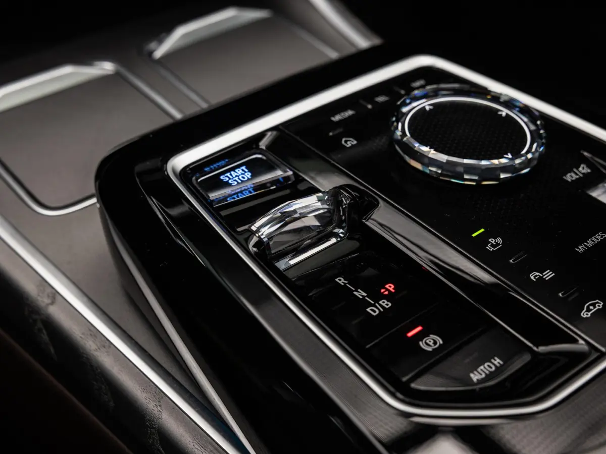xDrive60 106 kWh | SOH 93 % | M-SPORT | SKYLOUNGE PANORAMADAK | 21 INCH | AUTOMATIC DOORS | SOFTCLOSE | BOWERS & WILKINS | INTEGRAL ACTIVE STEERING | DRIVING ASSIST PLUS | STOELMASSAGE V+A |