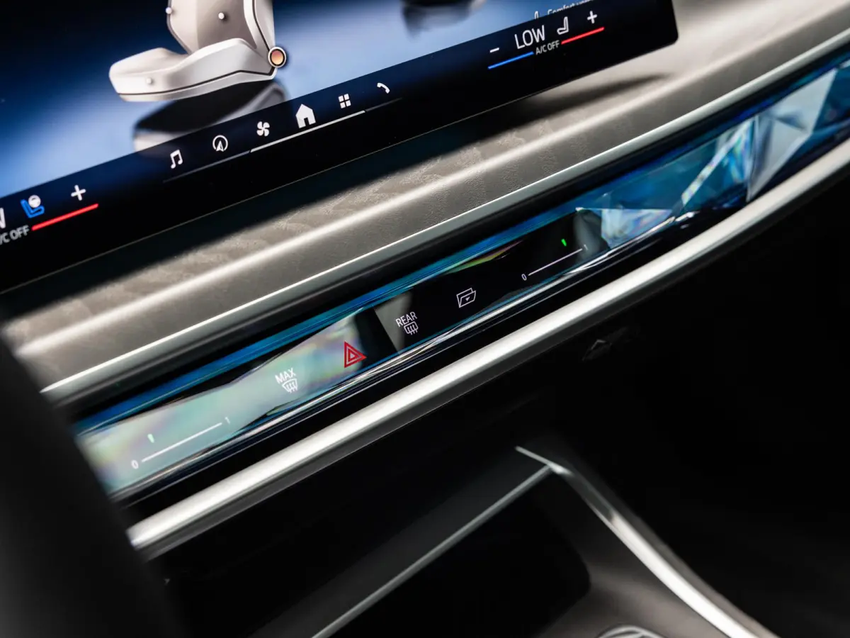 xDrive60 106 kWh | SOH 93 % | M-SPORT | SKYLOUNGE PANORAMADAK | 21 INCH | AUTOMATIC DOORS | SOFTCLOSE | BOWERS & WILKINS | INTEGRAL ACTIVE STEERING | DRIVING ASSIST PLUS | STOELMASSAGE V+A |