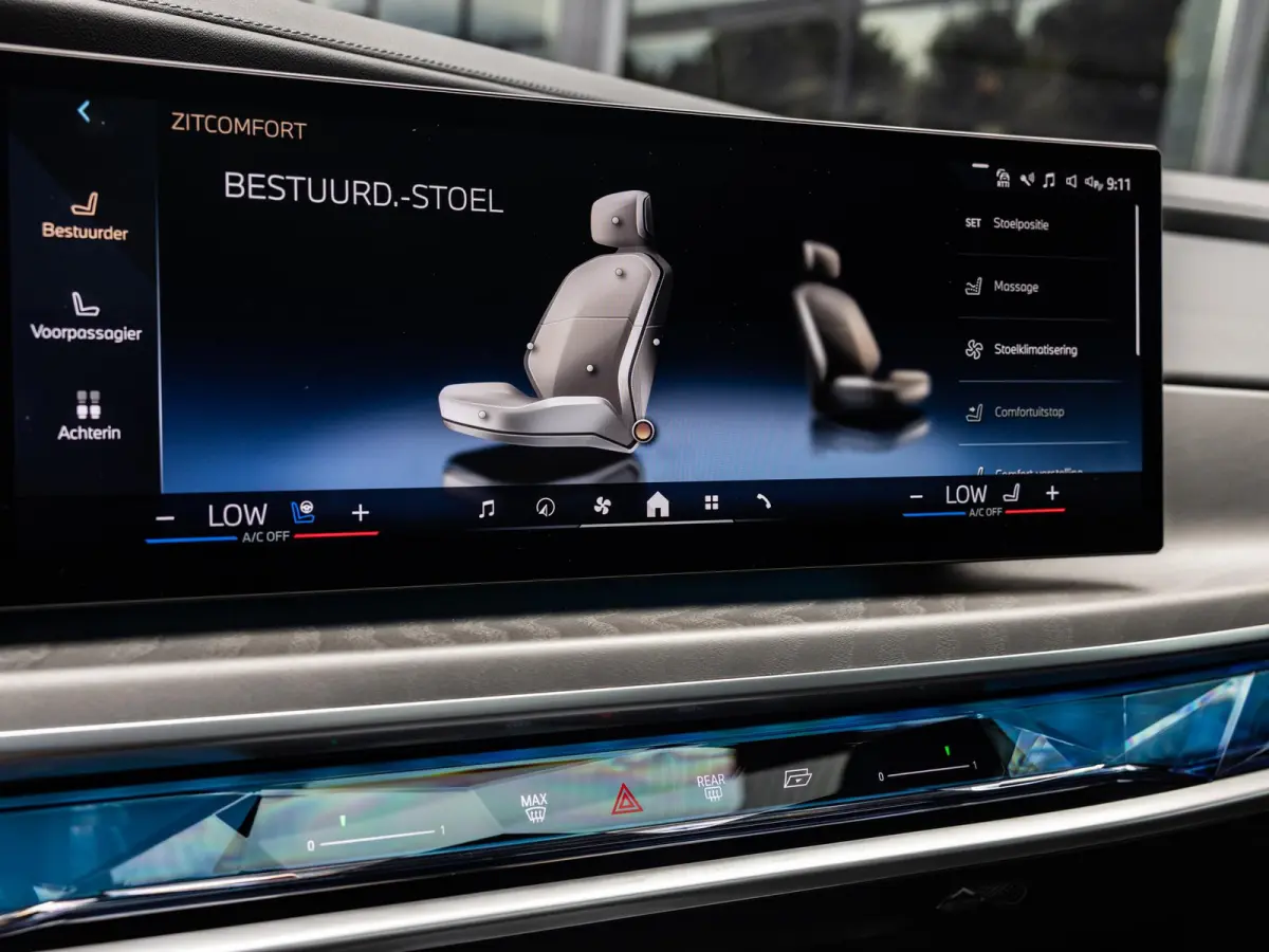 xDrive60 106 kWh | SOH 93 % | M-SPORT | SKYLOUNGE PANORAMADAK | 21 INCH | AUTOMATIC DOORS | SOFTCLOSE | BOWERS & WILKINS | INTEGRAL ACTIVE STEERING | DRIVING ASSIST PLUS | STOELMASSAGE V+A |
