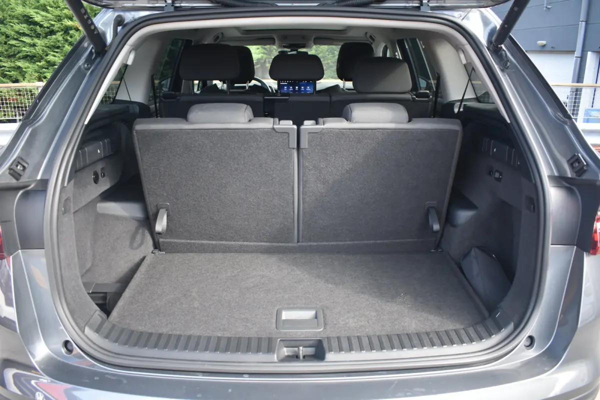 1.5 TSI MHEV Business Edition 7p. Achteruitrijcamera | Dode-hoek detectie | Elektrische stoelen met geheugen | Schuif-kanteldak | Wegklapbare trekhaak | 7P | Verlengde garantie!