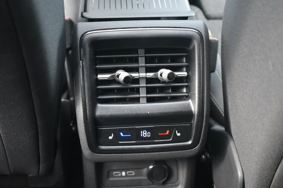 1.5 TSI MHEV Business Edition 7p. Achteruitrijcamera | Dode-hoek detectie | Elektrische stoelen met geheugen | Schuif-kanteldak | Wegklapbare trekhaak | 7P | Verlengde garantie!