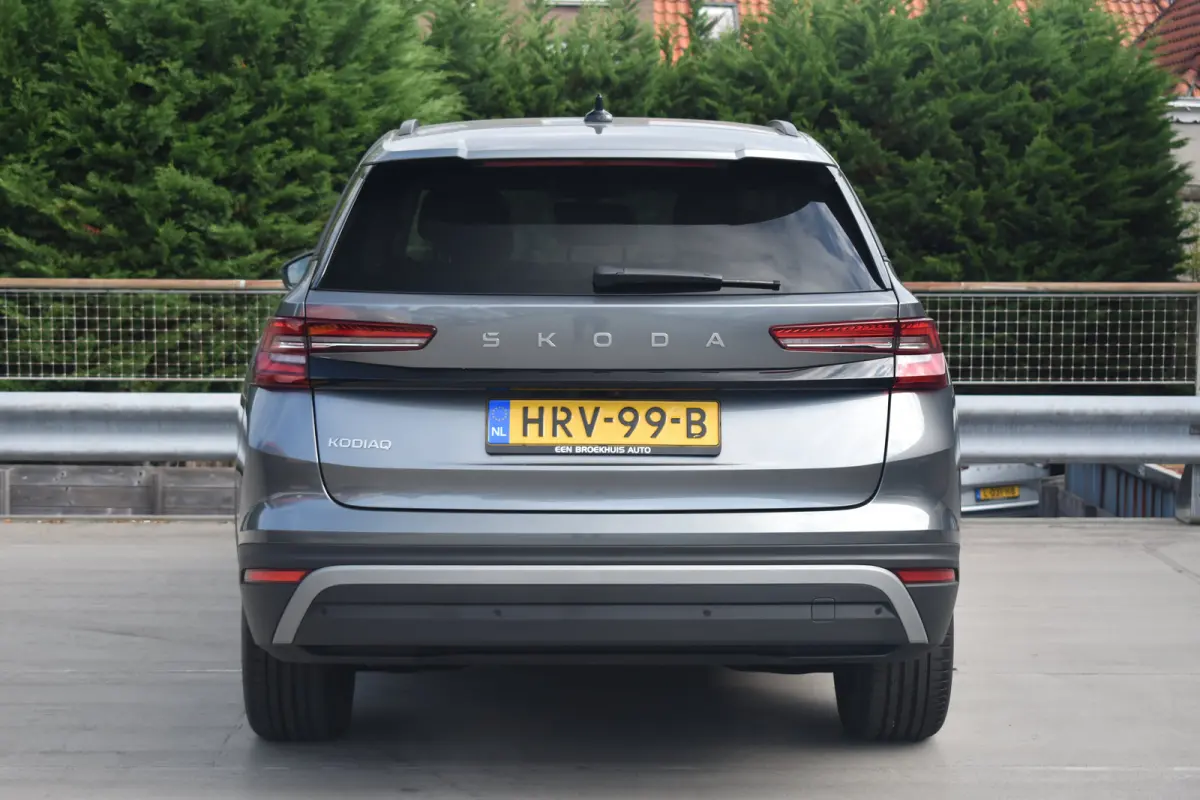 1.5 TSI MHEV Business Edition 7p. Achteruitrijcamera | Dode-hoek detectie | Elektrische stoelen met geheugen | Schuif-kanteldak | Wegklapbare trekhaak | 7P | Verlengde garantie!
