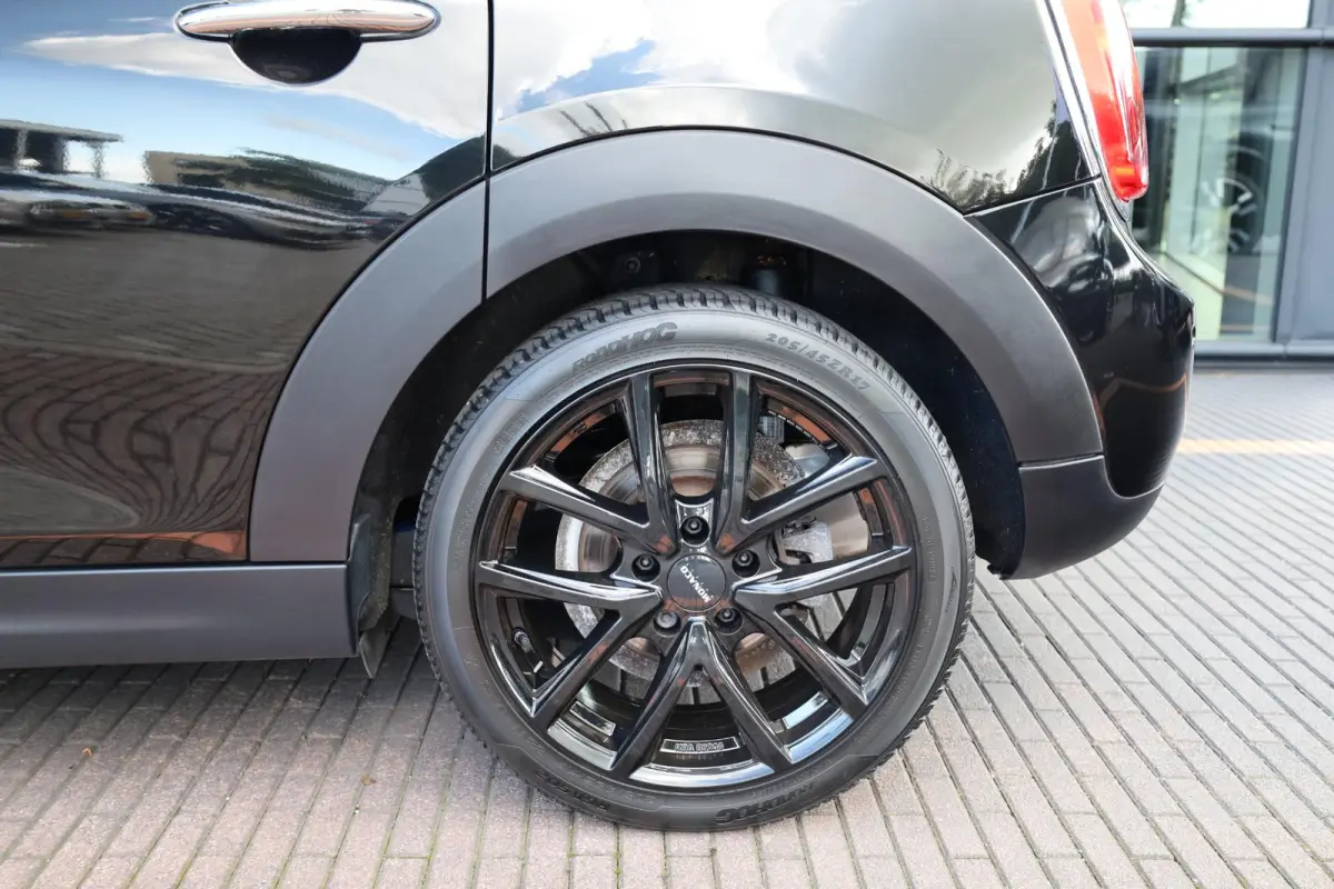 One | Parkeersensoren achter | Apple Carplay | Navigatie