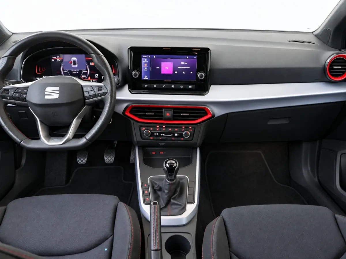 FR Business | Apple Carplay/Android | Virtual Cockpit | Cruise Control | BTW auto