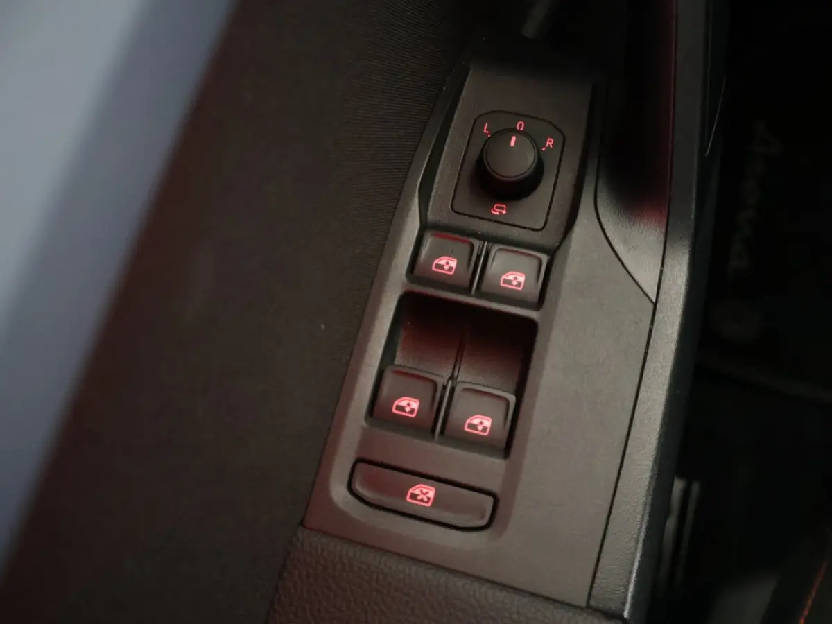 FR Business | Apple Carplay/Android | Virtual Cockpit | Cruise Control | BTW auto