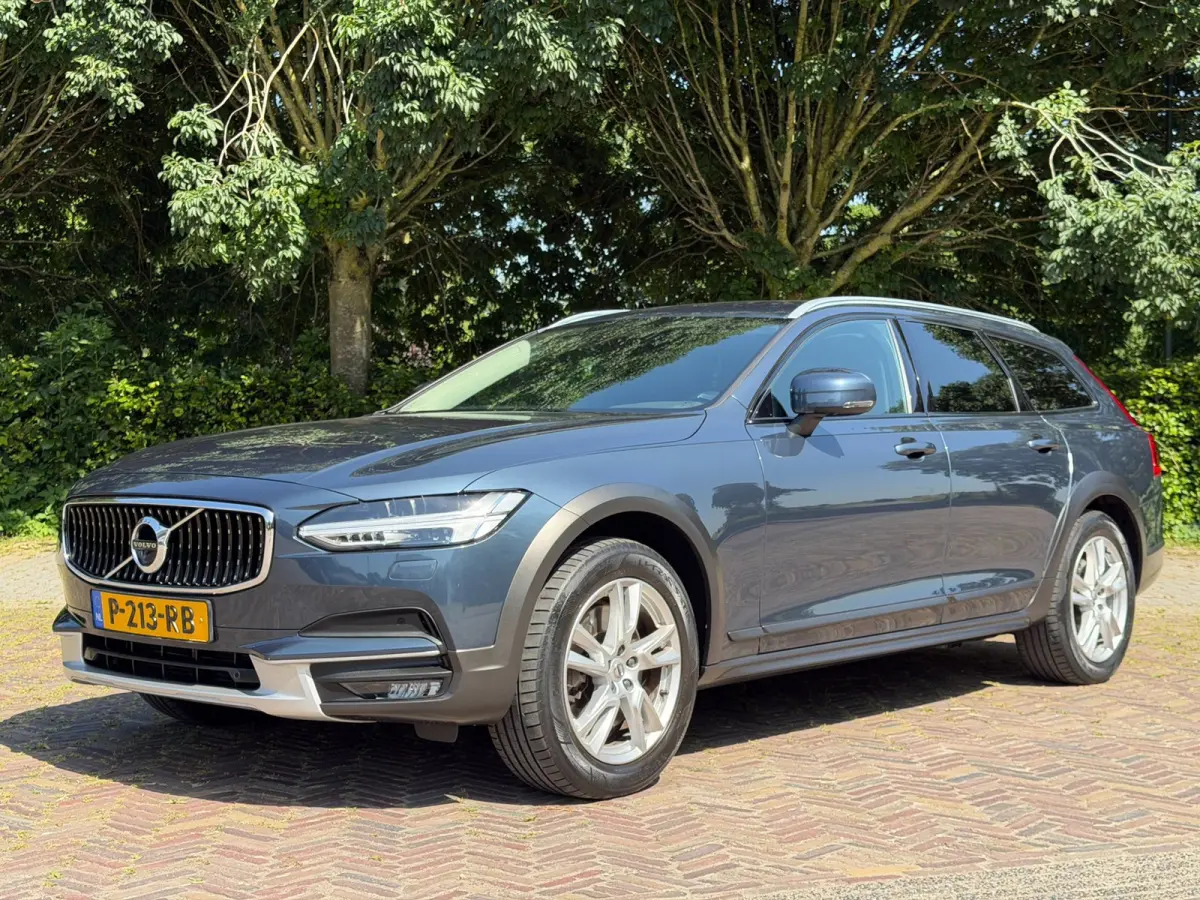 2.0 T5 AWD PRO 250PK Cross Country, Trekhaak 2400kg, BLIS, Pilot Assist, CarPlay
