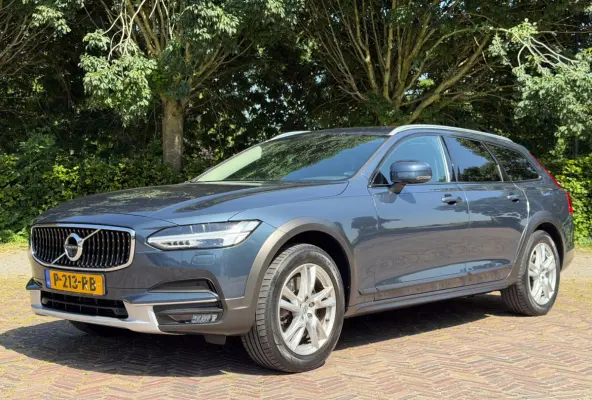 2.0 T5 AWD PRO 250PK Cross Country, Trekhaak 2400kg, BLIS, Pilot Assist, CarPlay