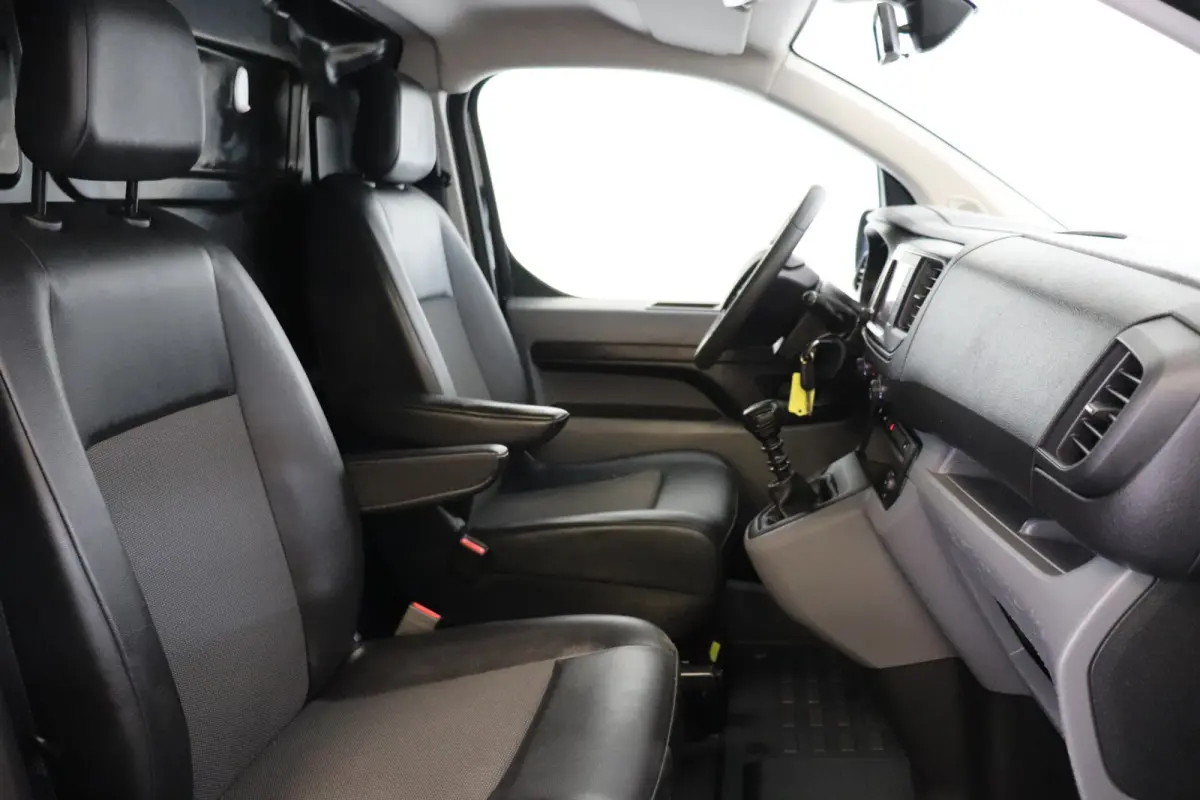 1.5 BlueHDI EURO 6 - Airco - Navi - Cruise - €11.900,- Excl.