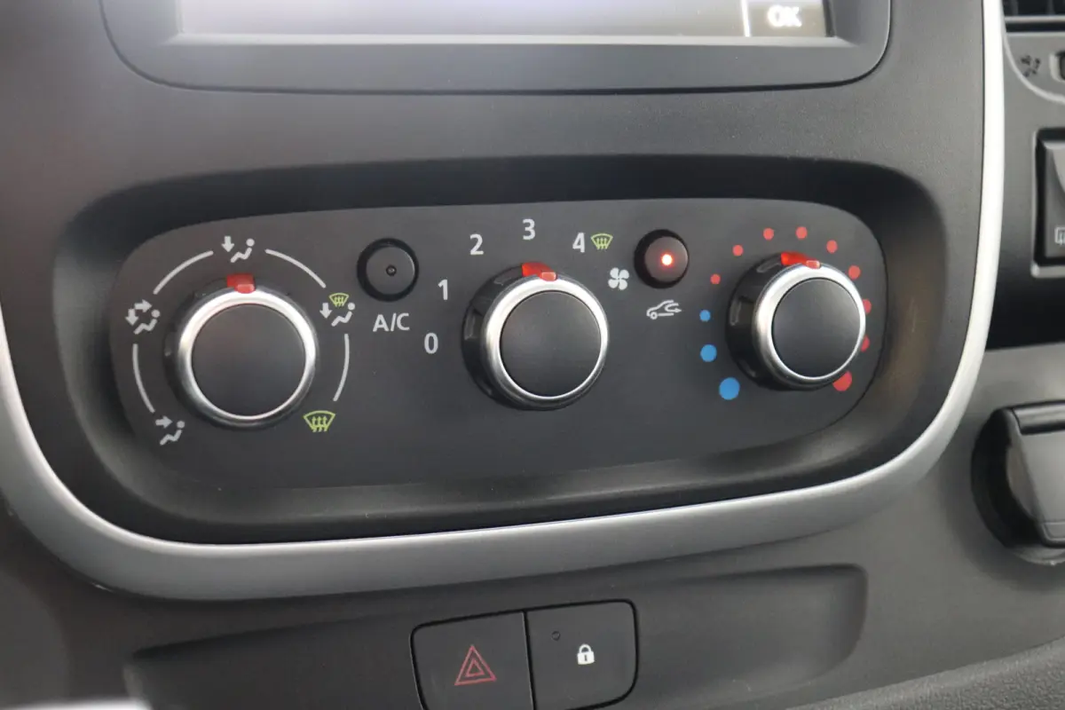 2.0 dCi 145PK Automaat 2x Schuifdeur EURO 6 - Airco  - Navi - Cruise - €17.950,- Excl.