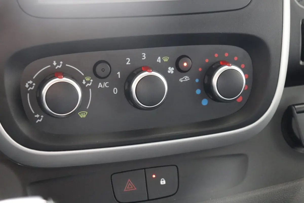 2.0 dCi 145PK Automaat 2x Schuifdeur EURO 6 - Airco  - Navi - Cruise - €17.950,- Excl.