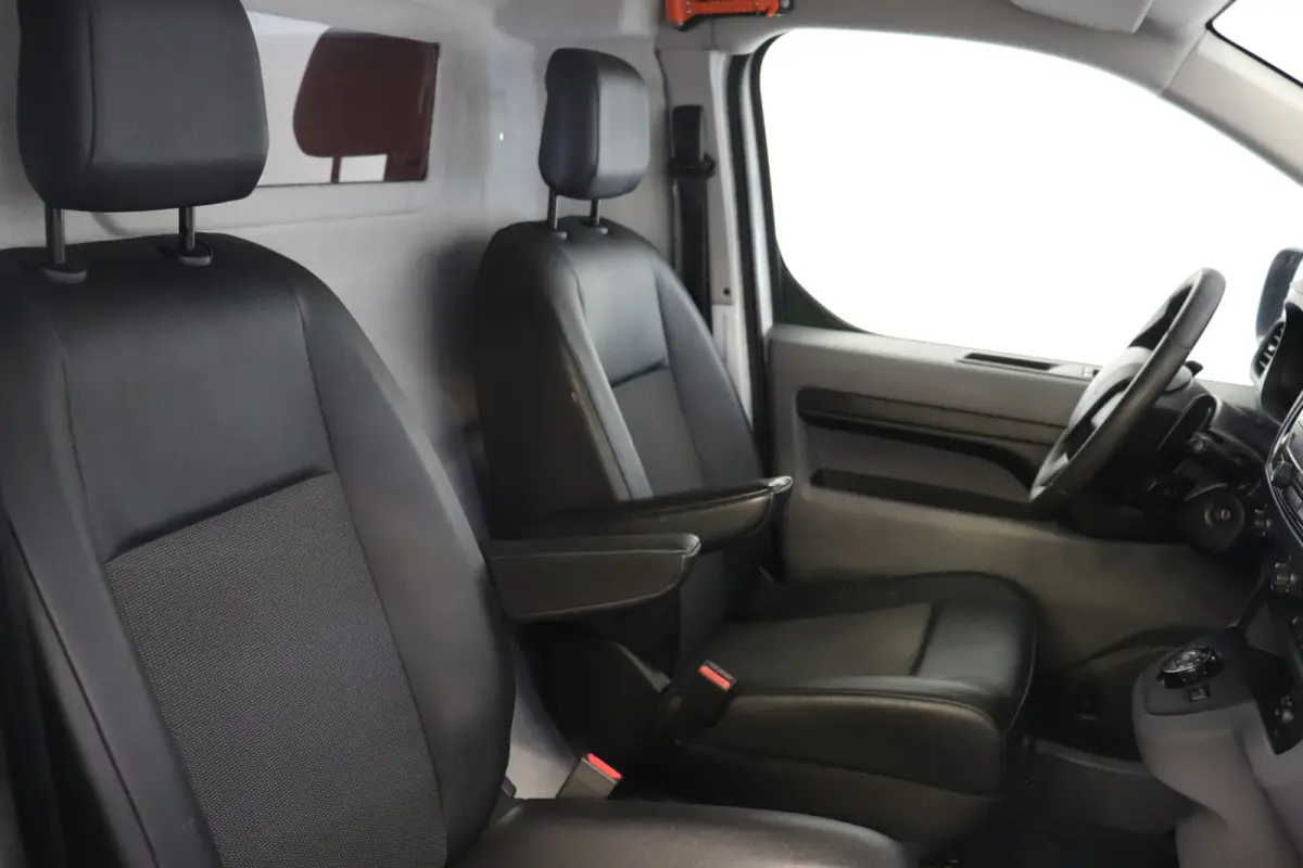 2.0 BlueHDI 122PK Automaat EURO 6 - Airco - Cruise - PDC - €11.900,- Excl.