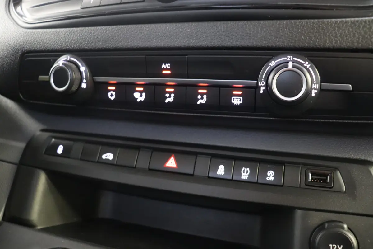 2.0 BlueHDI 122PK Automaat EURO 6 - Airco - Cruise - PDC - €11.900,- Excl.