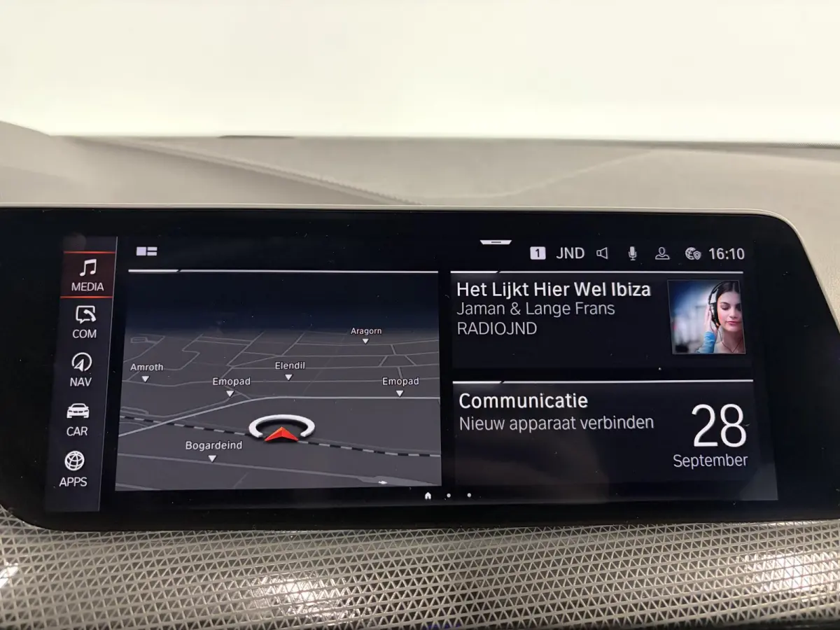 118i Executive Edition Navigatie Apple Carplay/Android Auto Adaptive Cruise Control Parkeersensoren Full LED Virtual Cockpit Climate Control
