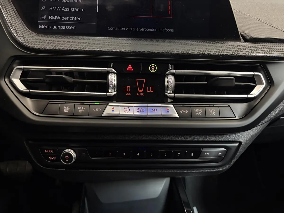 118i Executive Edition Navigatie Apple Carplay/Android Auto Adaptive Cruise Control Parkeersensoren Full LED Virtual Cockpit Climate Control