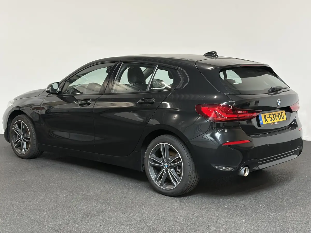 118i Executive Edition Navigatie Apple Carplay/Android Auto Adaptive Cruise Control Parkeersensoren Full LED Virtual Cockpit Climate Control
