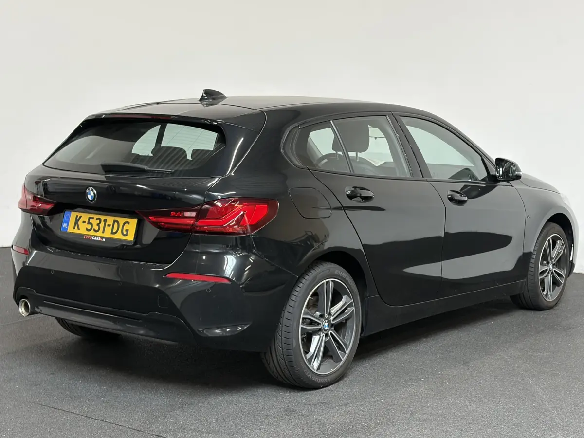 118i Executive Edition Navigatie Apple Carplay/Android Auto Adaptive Cruise Control Parkeersensoren Full LED Virtual Cockpit Climate Control