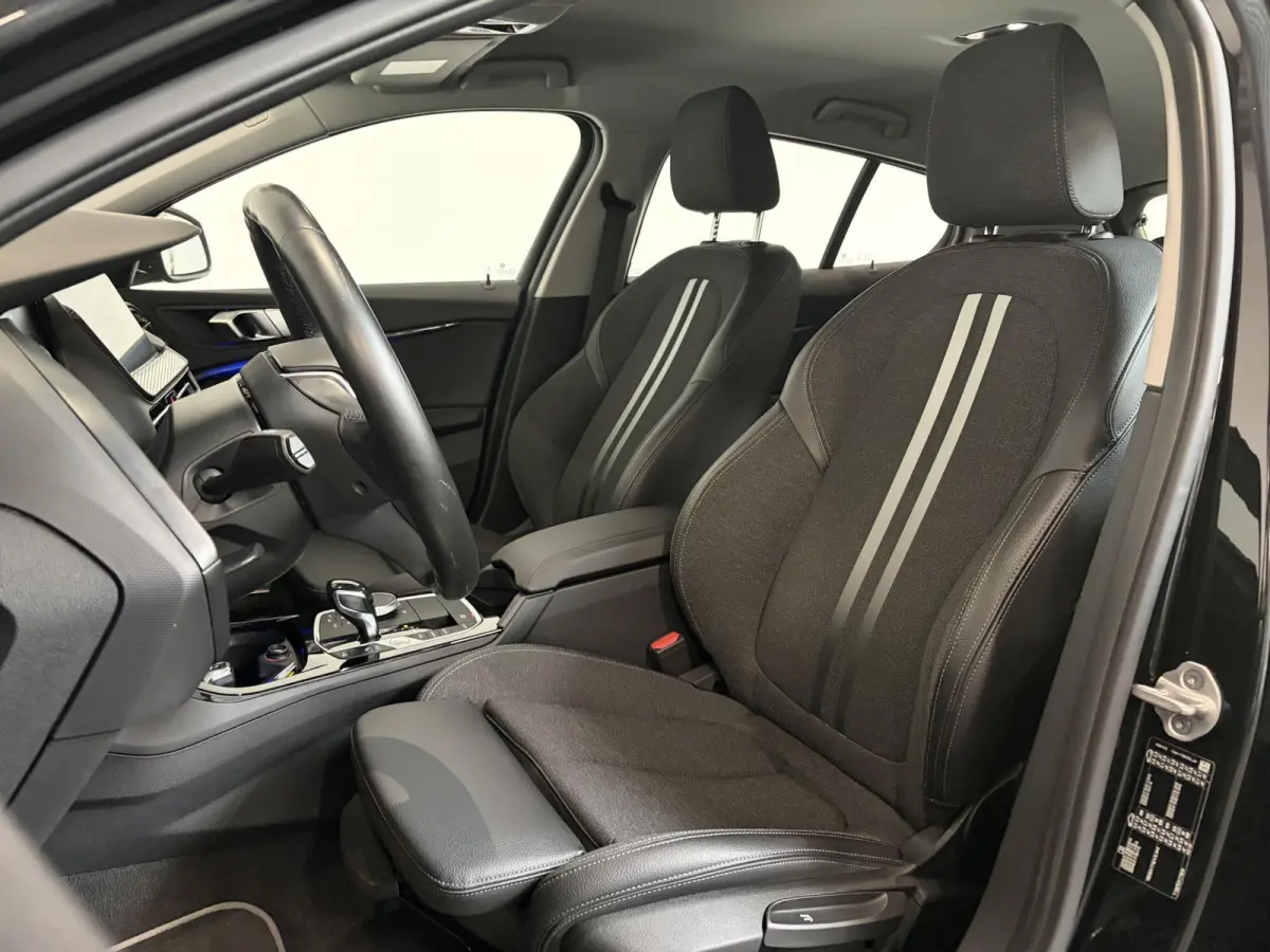 118i Executive Edition Navigatie Apple Carplay/Android Auto Adaptive Cruise Control Parkeersensoren Full LED Virtual Cockpit Climate Control