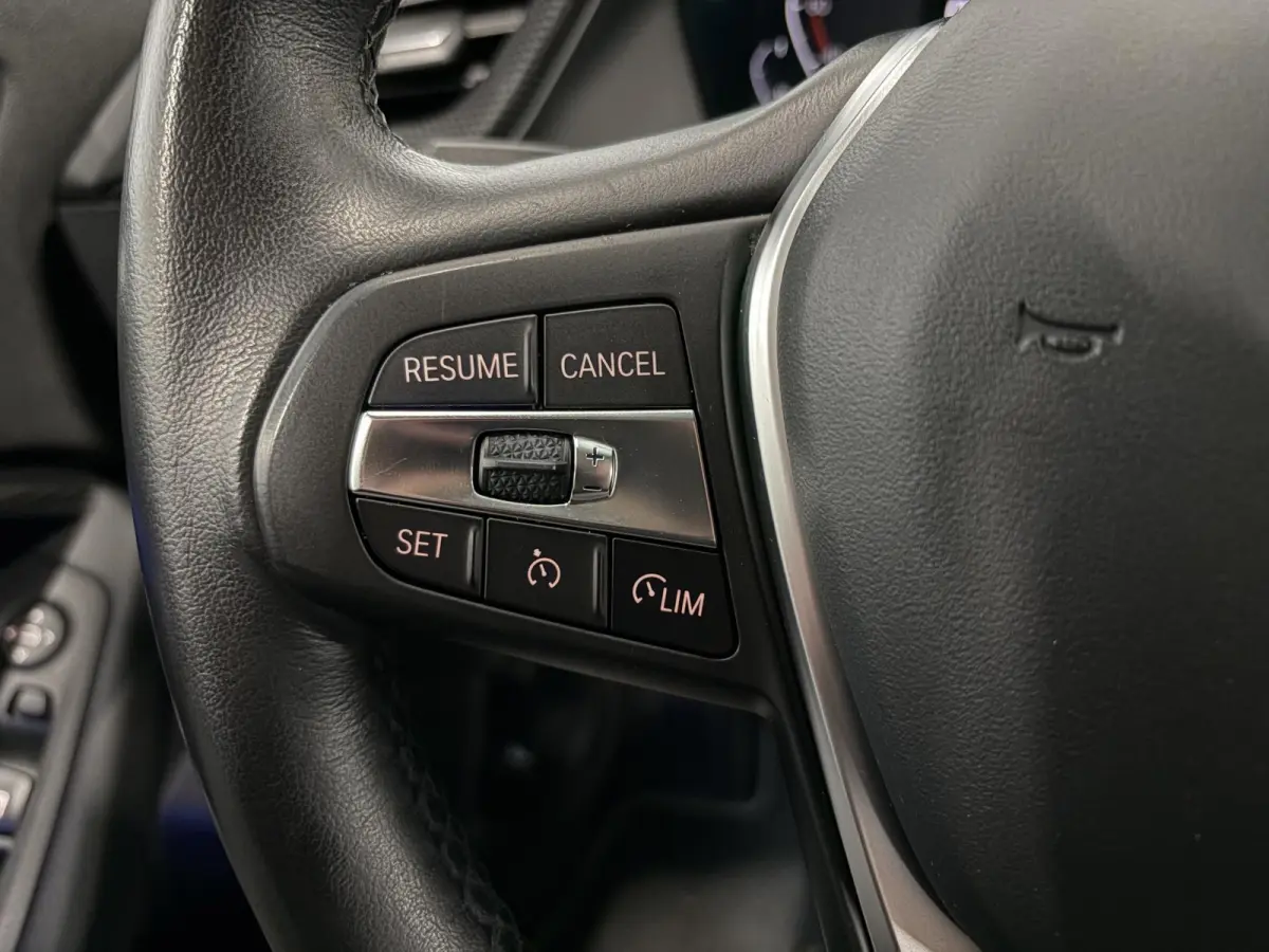 118i Executive Edition Navigatie Apple Carplay/Android Auto Adaptive Cruise Control Parkeersensoren Full LED Virtual Cockpit Climate Control