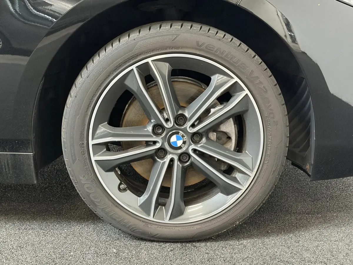 118i Executive Edition Navigatie Apple Carplay/Android Auto Adaptive Cruise Control Parkeersensoren Full LED Virtual Cockpit Climate Control