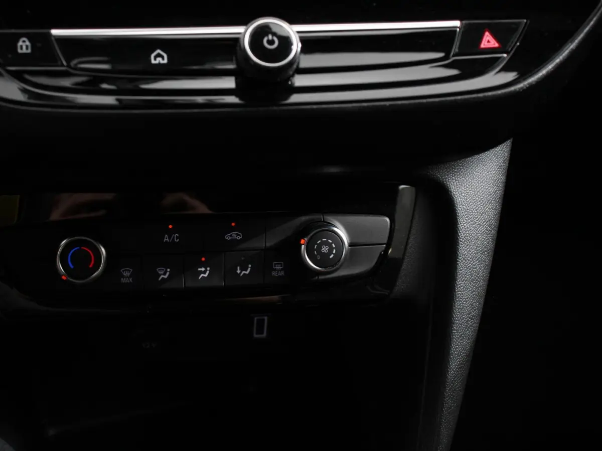 1.2 Turbo 100pk Automaat Hybrid GS-Line Navigatie Apple Carplay/Android Auto Digitale Cockpit Airco Cruise Control Lichtmetalen Velgen Dab