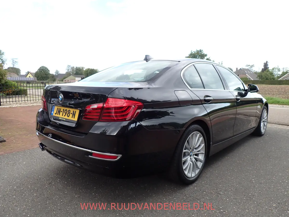 520i Luxury Edition !! UNIEKE KM-STAND !! 1e EIGENAAR !! CAMERA / SCHUIF-KANTEL DAK / MEMORY