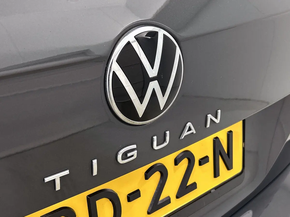 1.4 TSI eHybrid R-Line Business | Automaat | Panorama dak | Apple Carplay / Android Auto | Virtual cockpit | Adap. Cruise control  | Camera | Elektrische Achterklep | Climate control | Parke