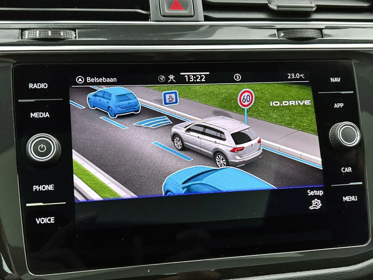 1.4 TSI eHybrid R-Line Business | Automaat | Panorama dak | Apple Carplay / Android Auto | Virtual cockpit | Adap. Cruise control  | Camera | Elektrische Achterklep | Climate control | Parke