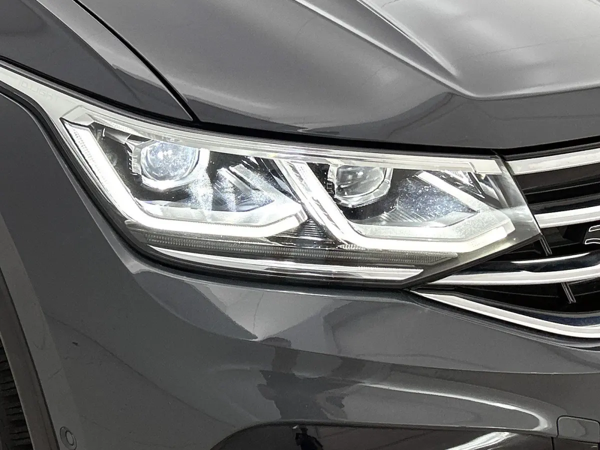 1.4 TSI eHybrid R-Line Business | Automaat | Panorama dak | Apple Carplay / Android Auto | Virtual cockpit | Adap. Cruise control  | Camera | Elektrische Achterklep | Climate control | Parke