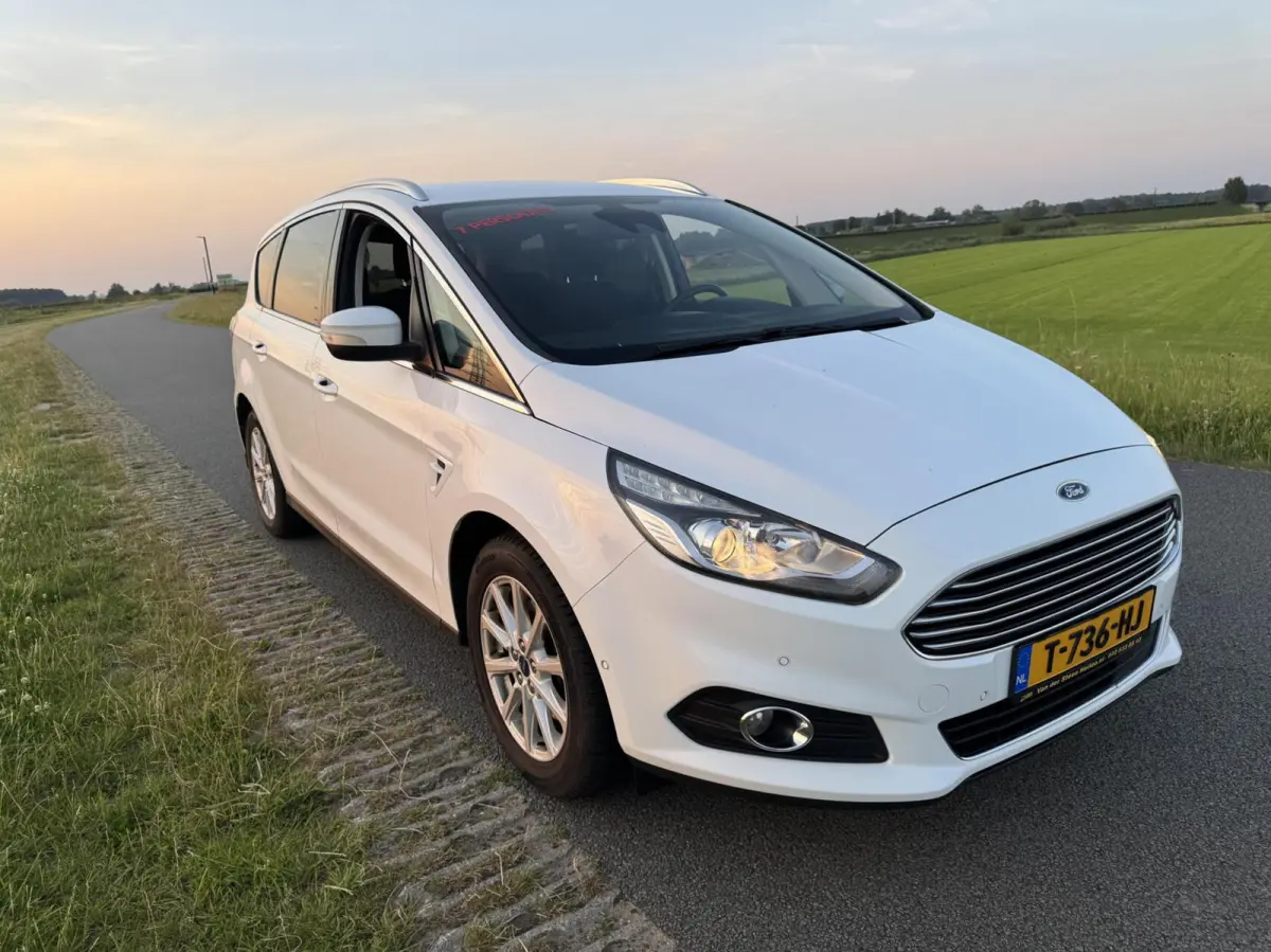 1.5 Titanium 7persoons, clima, cruise, p.sensoeren