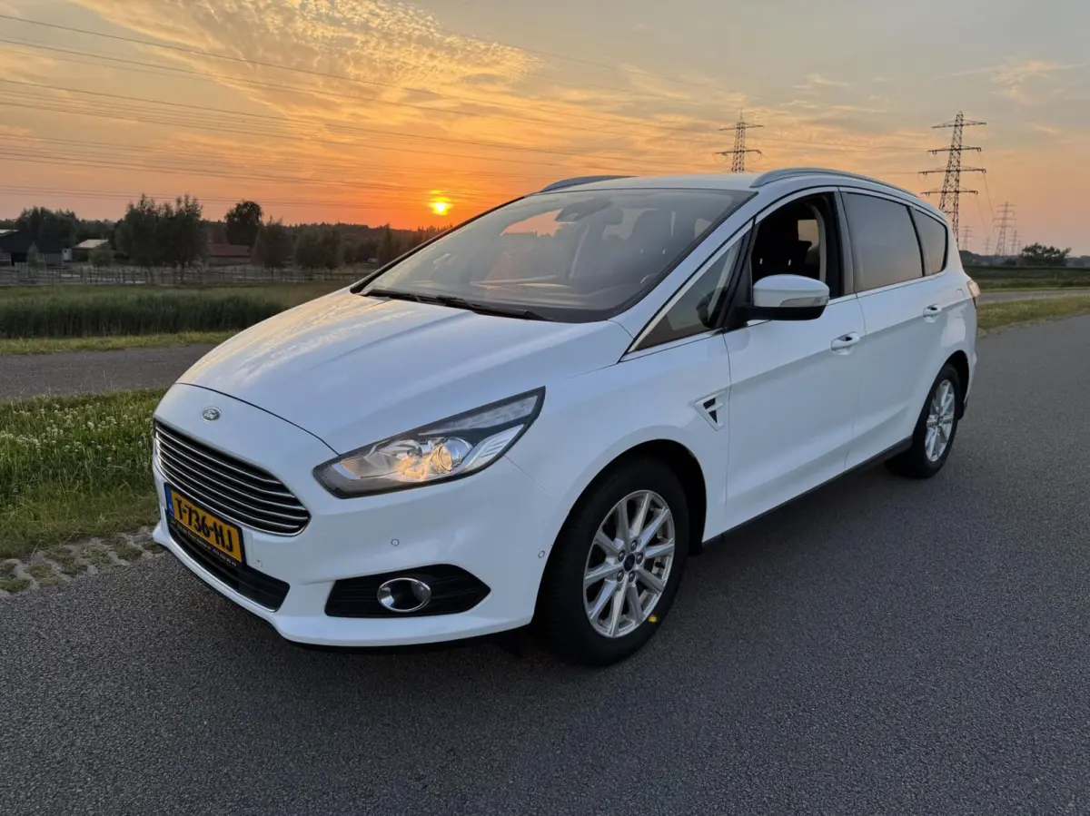 1.5 Titanium 7persoons, clima, cruise, p.sensoeren